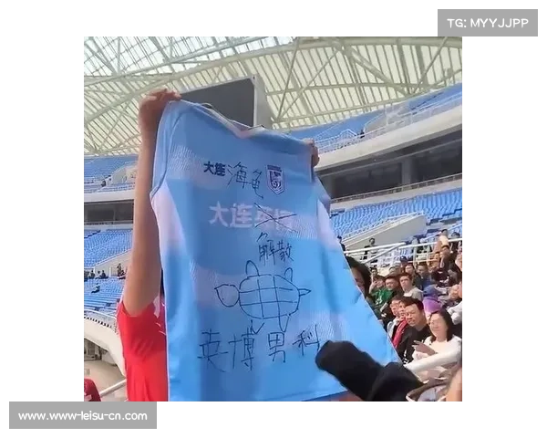 大连英博对攻战暴露防守脆弱，斯坦丘组织难掩后防体系松散